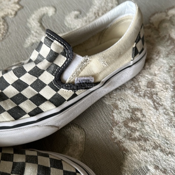 Size US 4 checkerd Vans - Picture 5 of 6